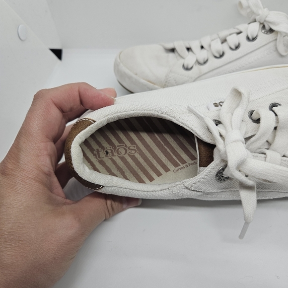 Taos Star Burst white canvas low top sneakers size 7.5 - Picture 8 of 9